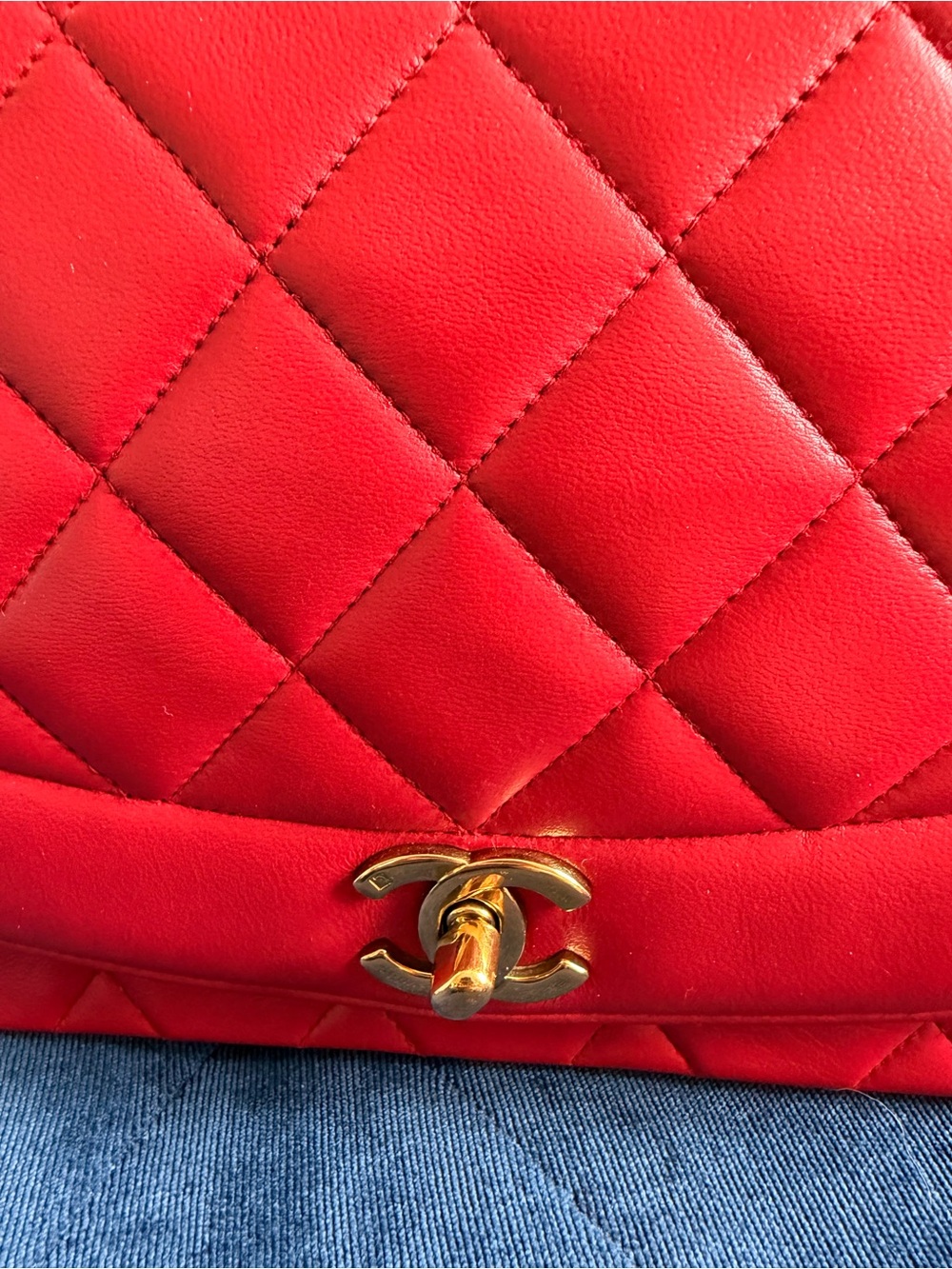 CHANEL Diana 25 Chain Shoulder Bag Lamb Skin Red CC - Picture 5 of 8